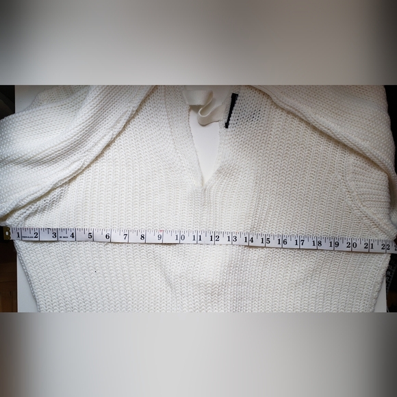 M Open Back Sweater w Knot - Picture 9 of 10